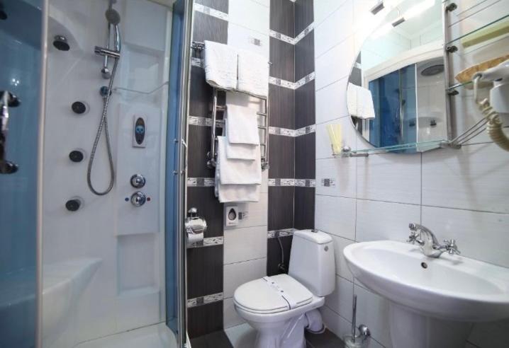 Соняхи Hotel Zimna Voda Bagian luar foto