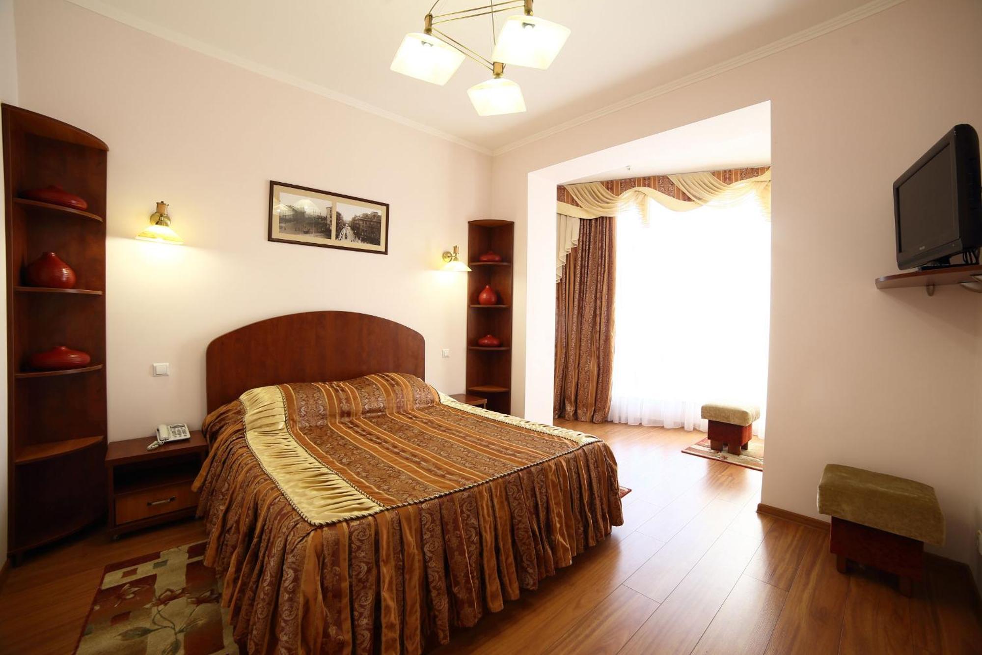 Соняхи Hotel Zimna Voda Bagian luar foto