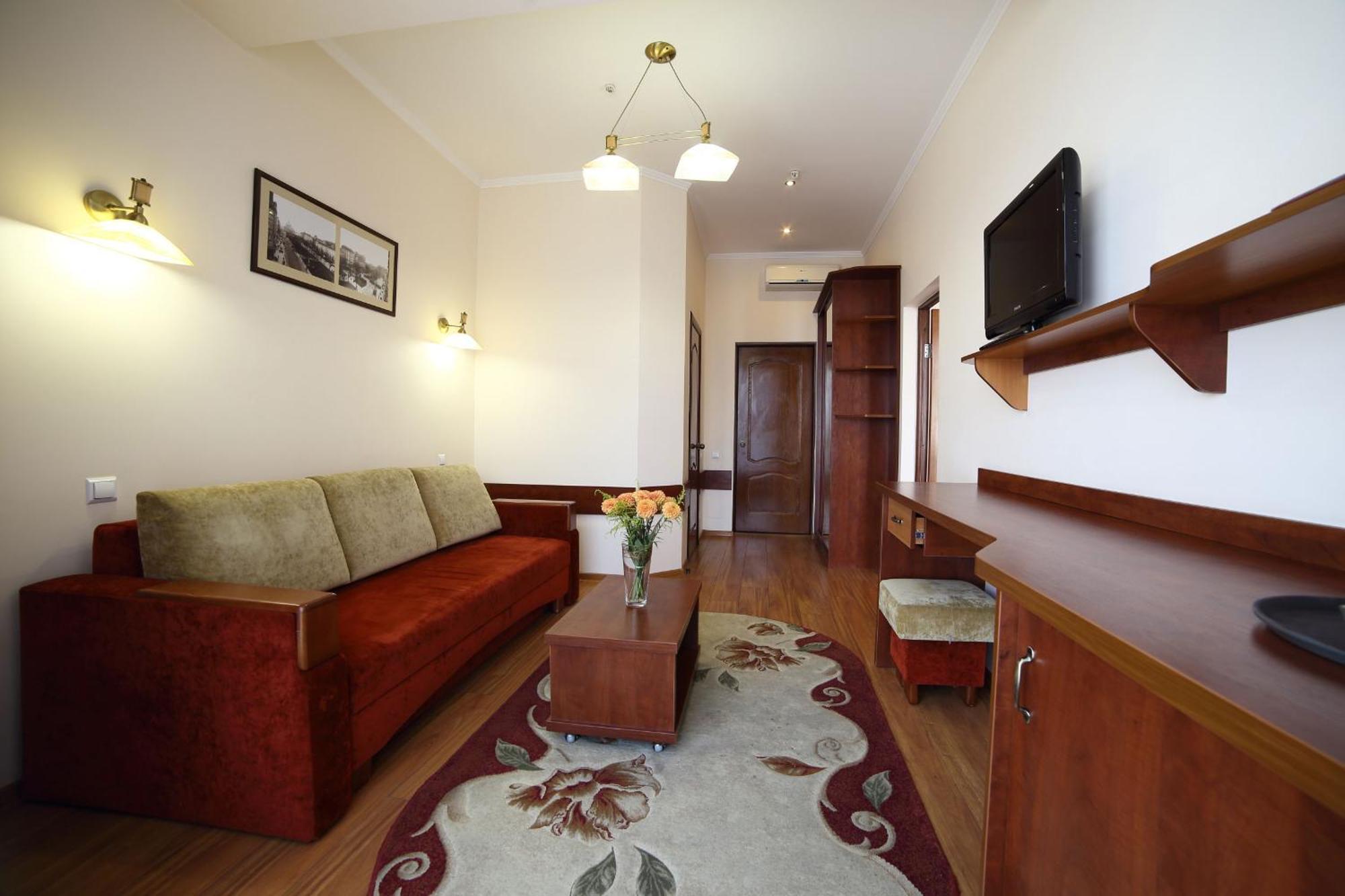 Соняхи Hotel Zimna Voda Bagian luar foto